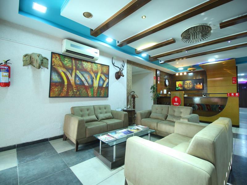 Oyo 4161 Hotel Shailly Inn อาเมดาบัด ภายนอก รูปภาพ